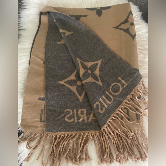 LOUIS VUITTON Reversible Cashmere Scarf - Picture 1 of 10